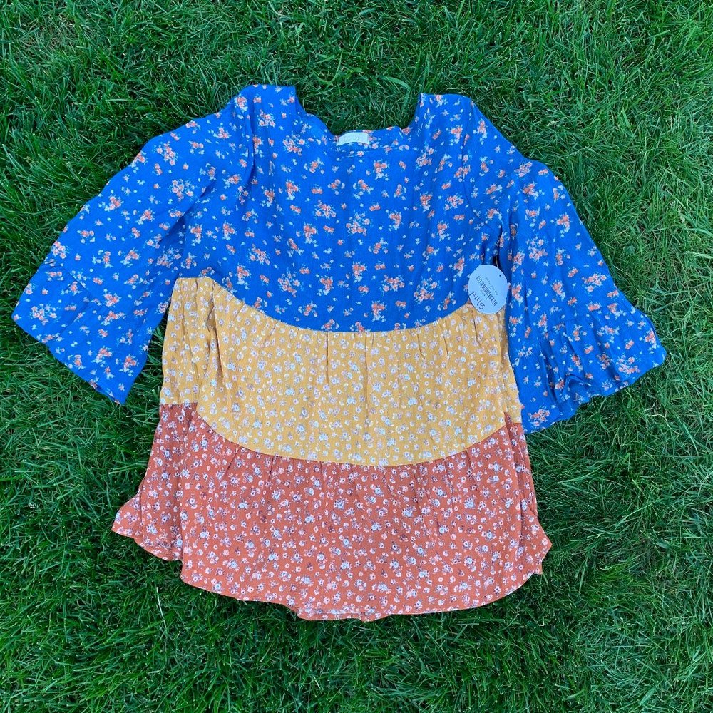 NWT Oddi tiered peasant top with ruffled sleeves L.